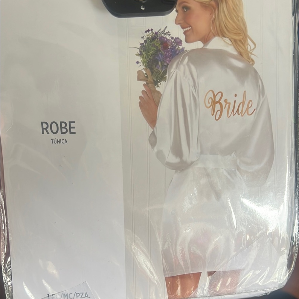 White Bride Robe - Picture 2 of 3